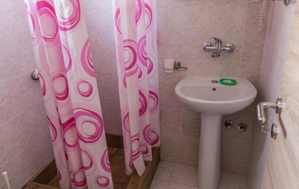 Гостевой дом Mali Miločer Bay Accommodation Свети-Стефан