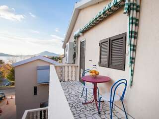 Гостевой дом Mali Miločer Bay Accommodation Свети-Стефан Семейный номер с балконом-3